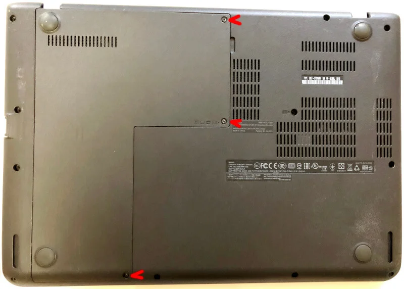 lenovoのノートパソコンThinkPadのEdge E460底面図