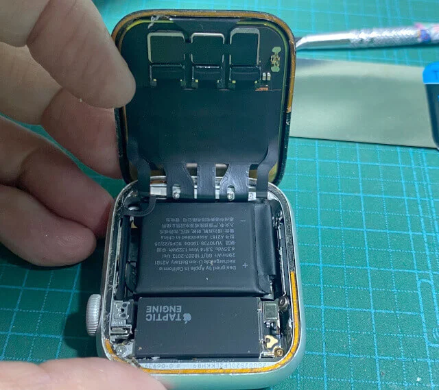 Apple Watch Series 5のバッテリー交換