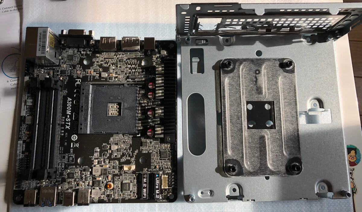 RyzenでDeskMiniが使えるA300でケースの引き出し部分とM
