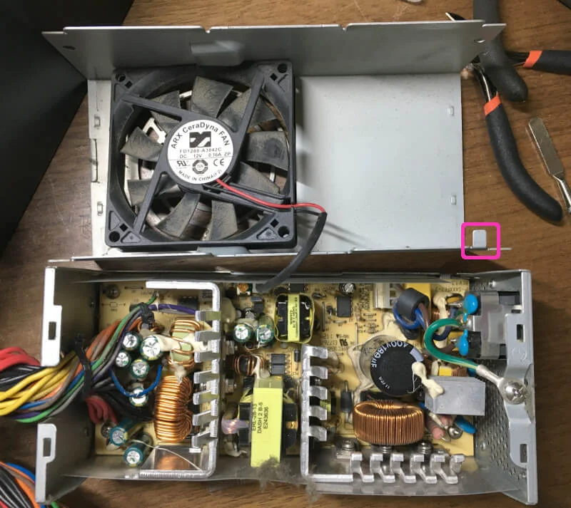 電源を開ける前に写真を撮る