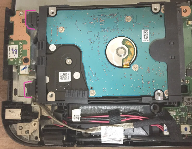 Dynabook T653のHDDの周辺図