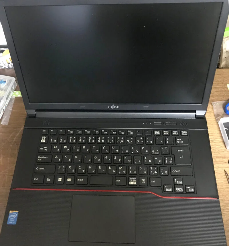 Fujitsu LIFEBOOK「A574/H」の組み立て完了