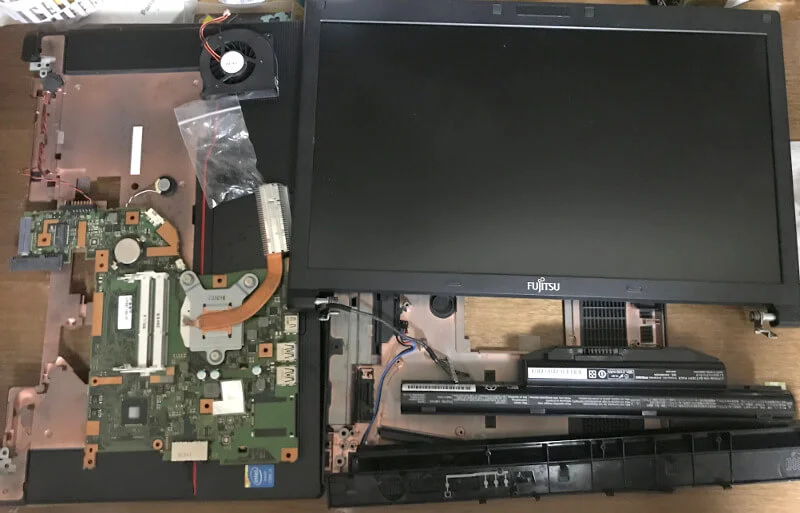 Fujitsu LIFEBOOK「A574/H」の中身