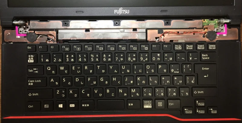 Fujitsu LIFEBOOK「A574/H」のモニターを本体に固定