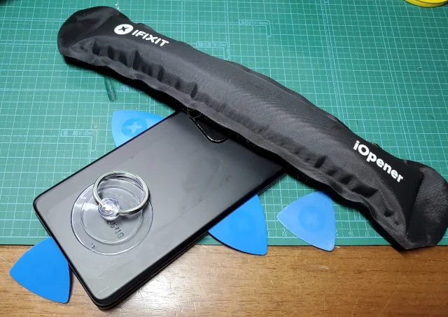 androidスマホのGalaxy S21 Ultraの分解〜iOpenerで温め