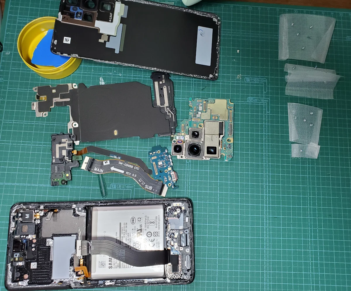 androidスマホのGalaxy S21 Ultraの分解〜分解後のGalaxy S21 Ultraの写真（２）