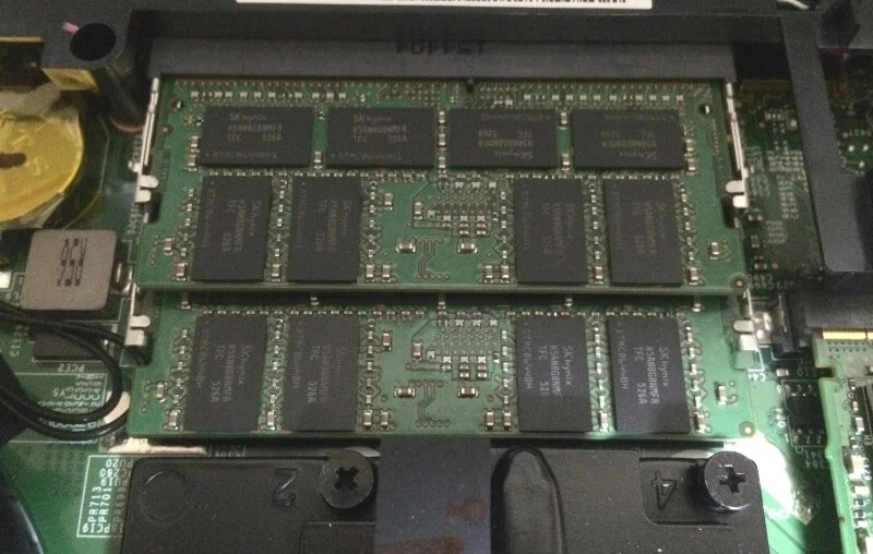 ドスパラののノートパソコンPrimeNote「Galleria QFS980HGS」メモリの差込口