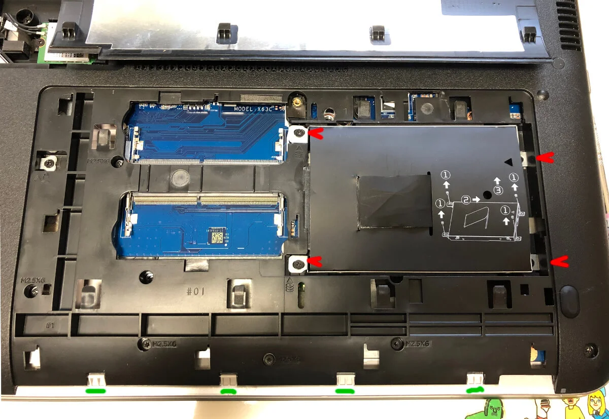 HPのノートパソコンProBook470（G3）の裏蓋を開けたところ