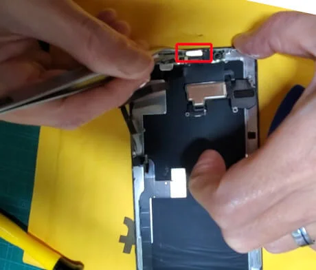 iphone10の液晶パネル交換〜環境光センサーを外す