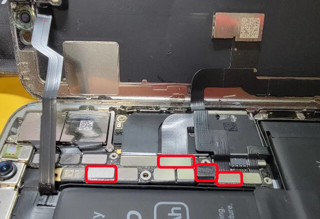 iphone10の液晶パネル交換〜ケーブルを外す