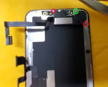 iphone10の液晶パネル交換〜液晶パネル裏のネジを外す