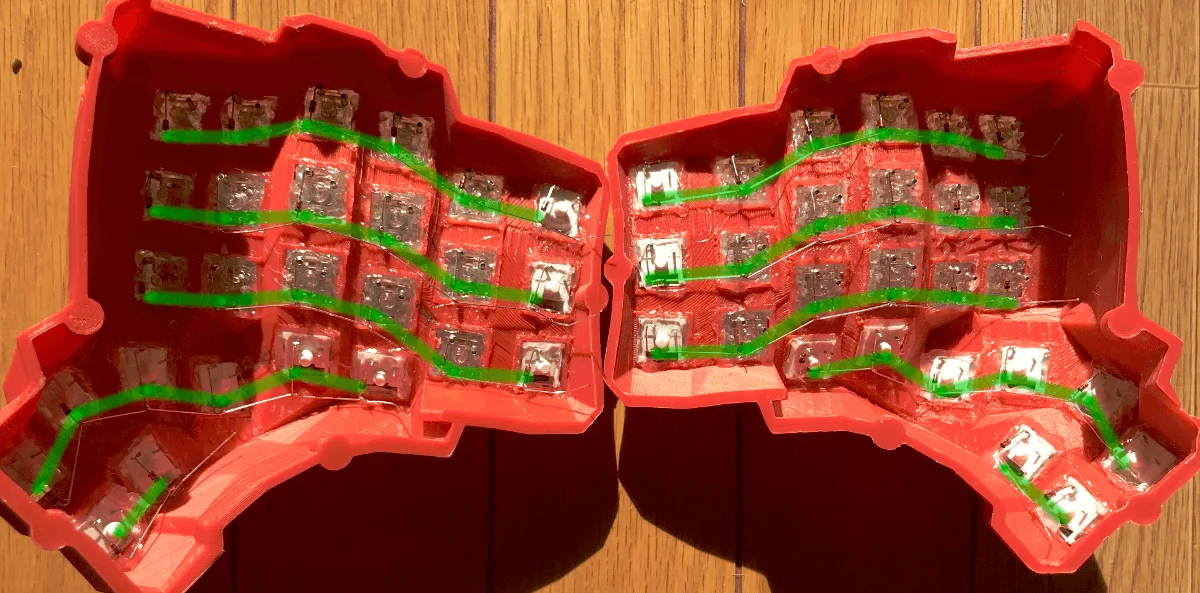 空中配線の自作キーボードROWのハンダ