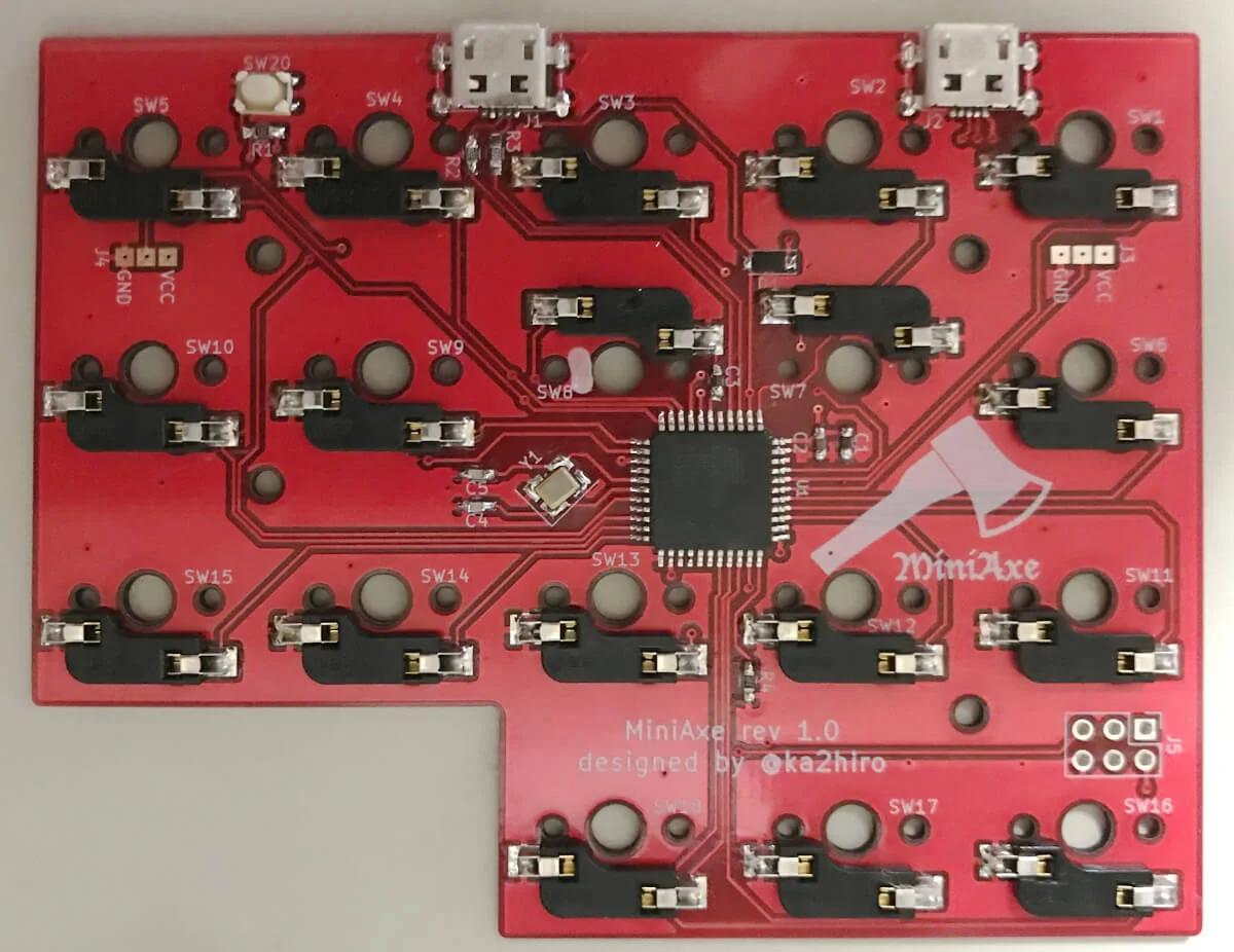 自作キーボードminiaxe製作のはんだ付け作業終了時