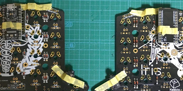 リセットボタンとTRRSジャックをマグキングテープで仮止め