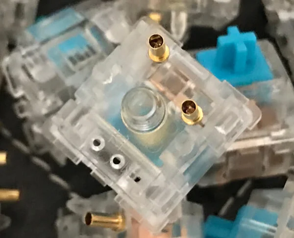 ベリリウム銅をつけたキースイッチ