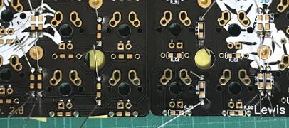 ダイオードのはんだ付け完了（裏）