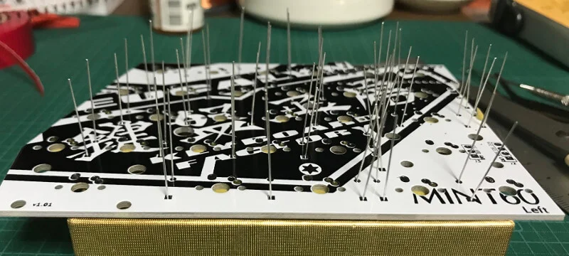 Mint60でダイオードの足を切る