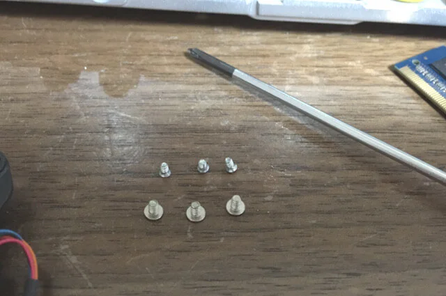 レッツノートCF-S9のファンのネジは極小