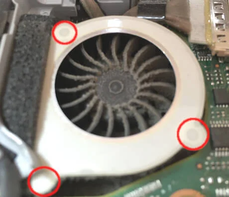 レッツノートCF-S9のファンのフタを開ける準備