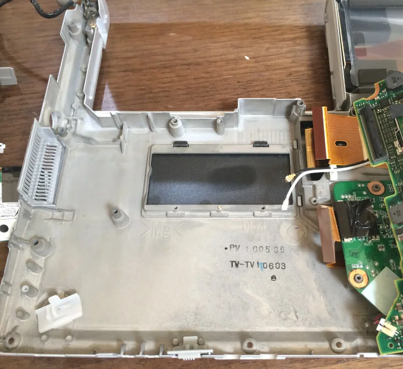 レッツノートCF-S9のマザーボードを外したところ
