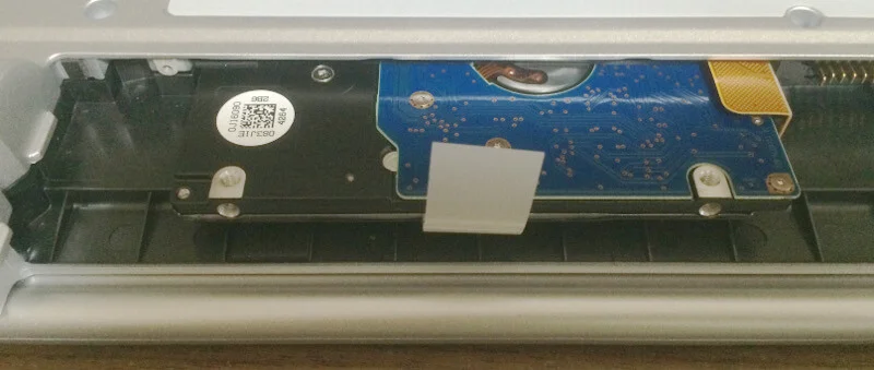 レッツノートLX3でHDD交換（SSD換装）のために中からHDDを引っ張り出したところ