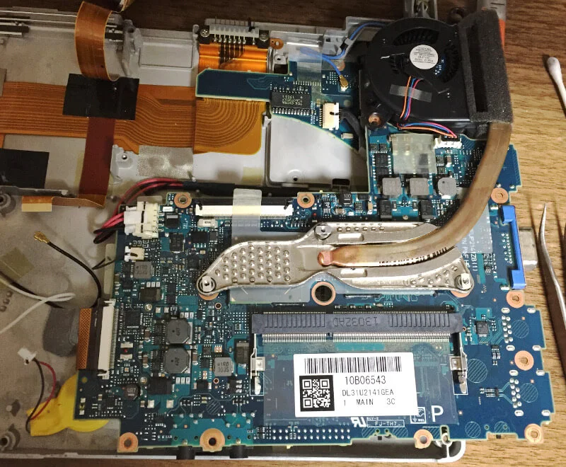 レッツノートNX2のマザーボードの裏側
