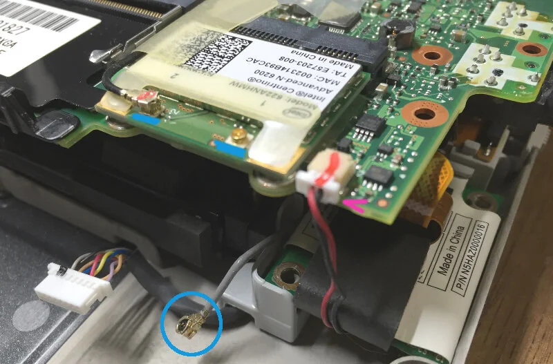 レッツノートCF-R9のCMOS電池と無線LANのケーブル