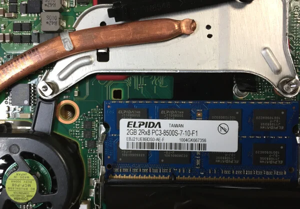 レッツノートCF-S9の元のメモリは２GB