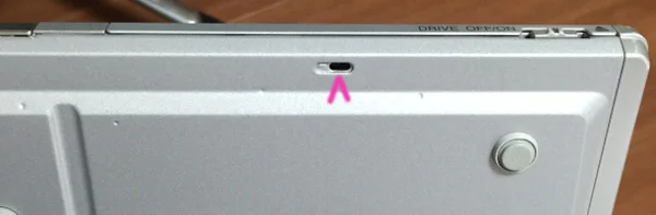 Let'sNote CF-Y7のDVDドライブのエマージェンシーホール