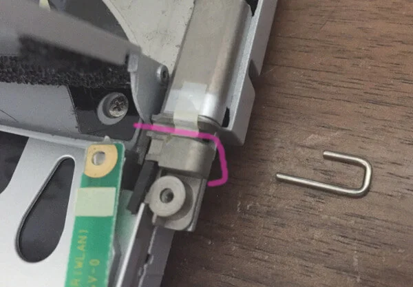 Let'sNote CF-Y7のDVDドライブのフタを外す