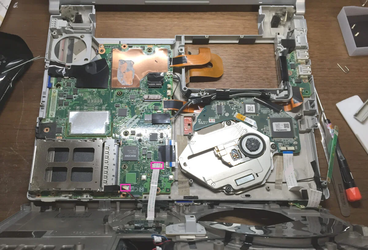 Let'sNote CF-Y7トップカバーを外す