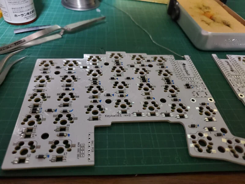 自作キーボード「Keyball61」の組み立て手順〜ダイオードのはんだ付け