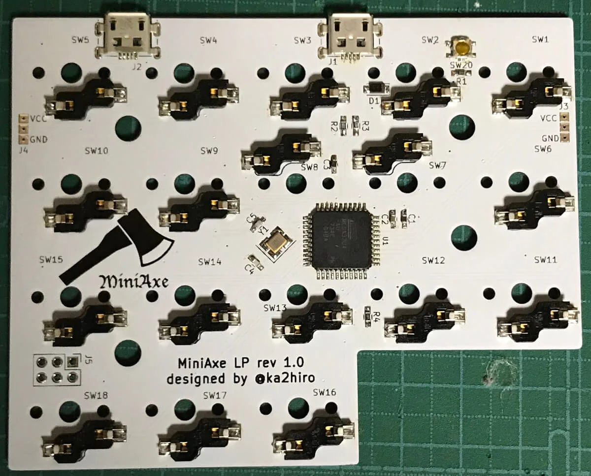 キーソケットのはんだ付けが終わったところ