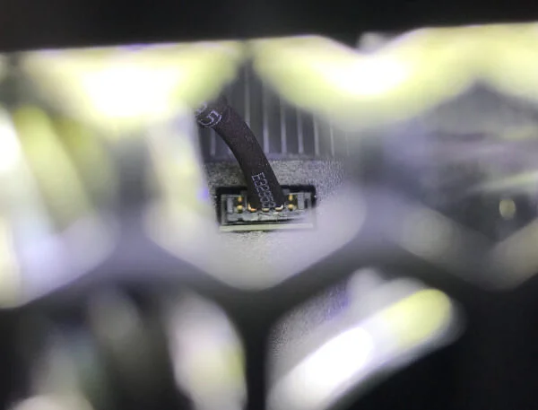 CPUのLEDケーブルをつなげた