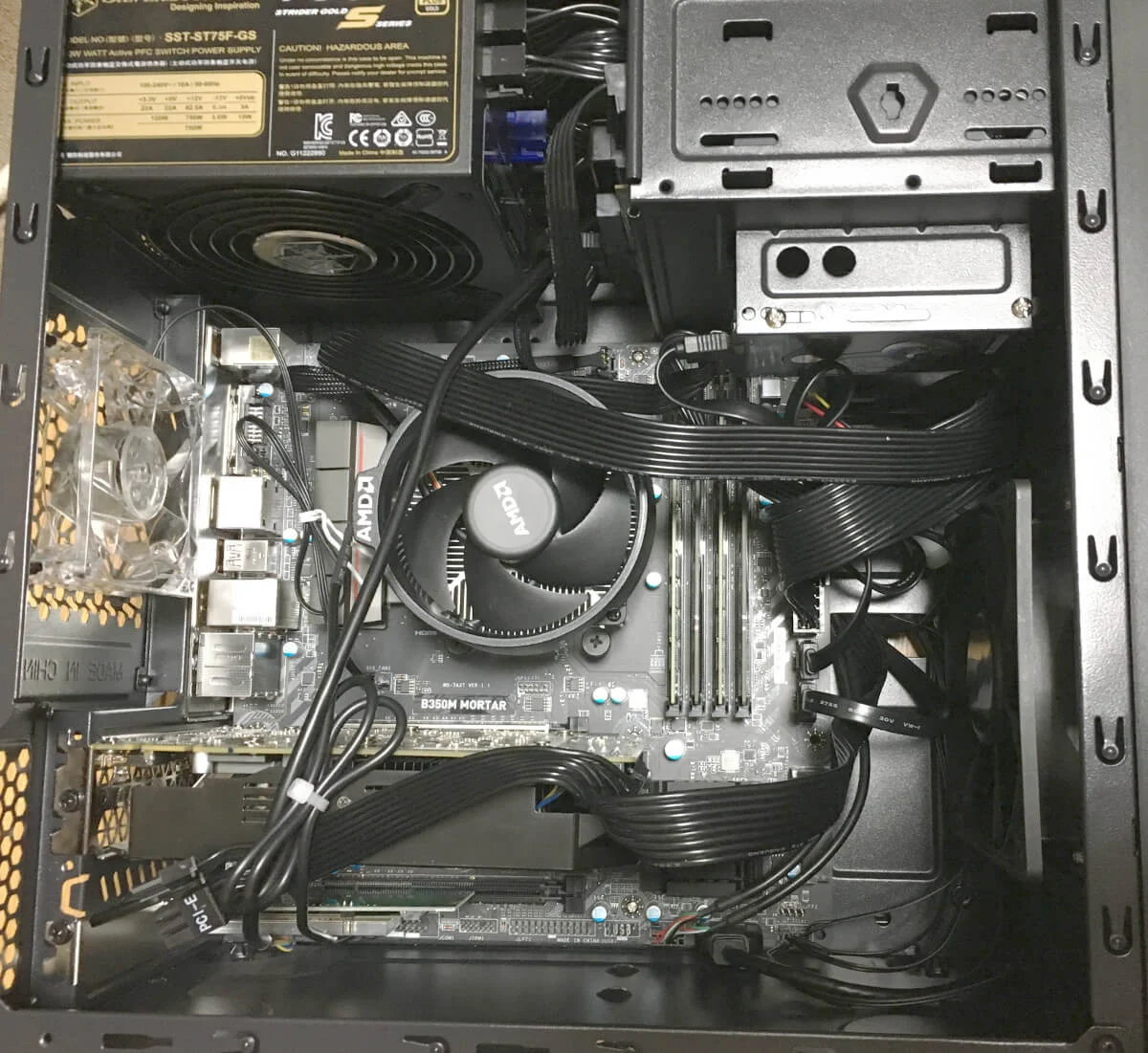 ryzen7 1700の自作パソコンをPCケース（舞黒透）で夫のメインマシンとして組み立てる