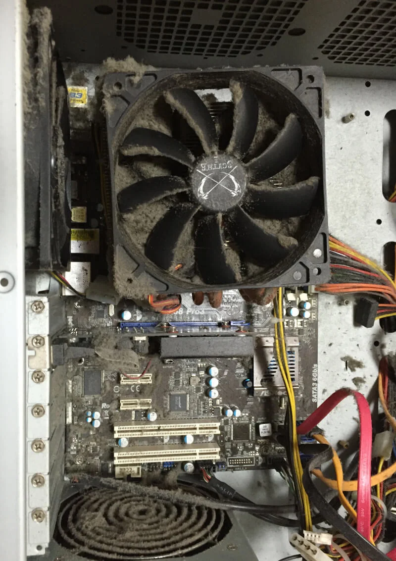 私のデスクトップパソコン掃除前