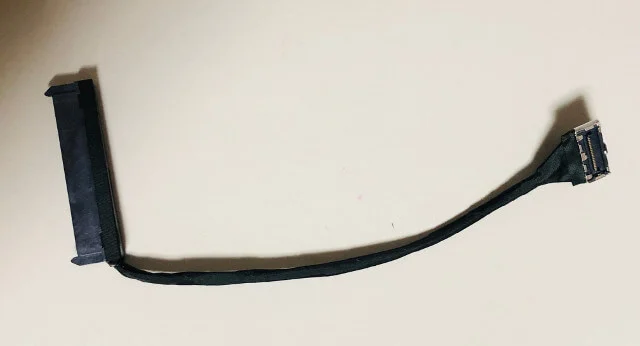 RyzenでDeskMiniが使えるA300で専用のSATAケーブル