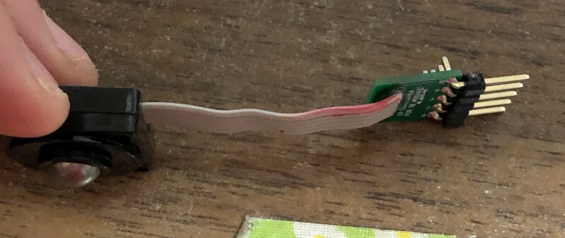 トラックボールモジュールのはんだ付けの向きを横から見たところ