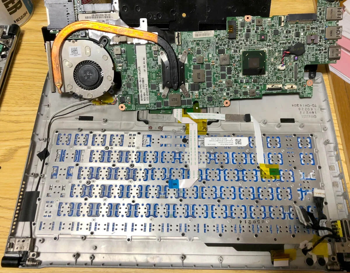 versapro vk19sg-fの基板を外したところ